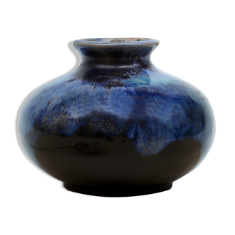 Small sandstone vase