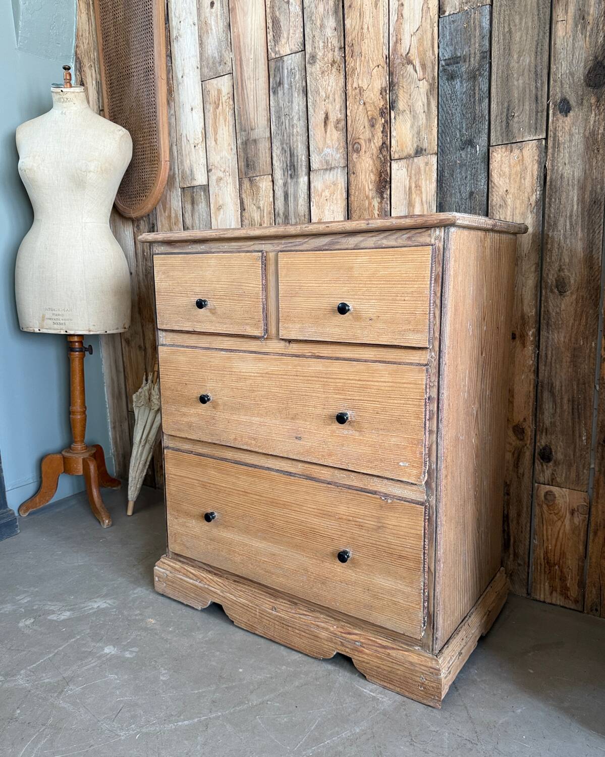 Chic country chest of drawers (renovated)