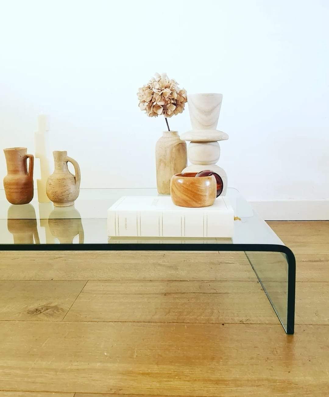 Thermoformed glass coffee table