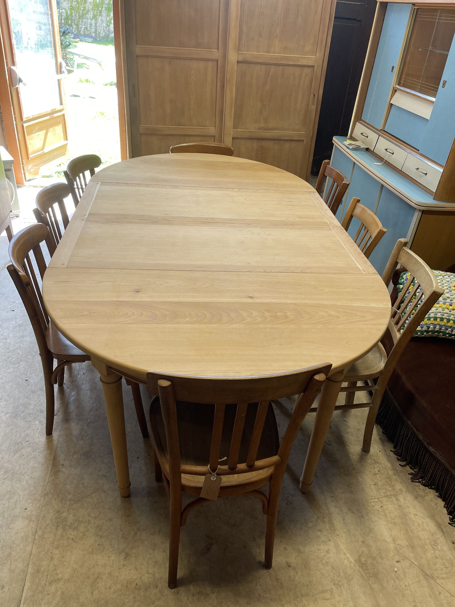 Country Round Table