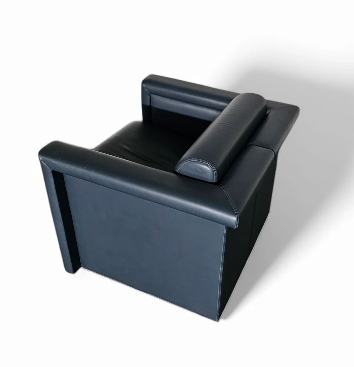 Pair / Trix and Robert Haussmann / Dark grey leather chairs by Knoll