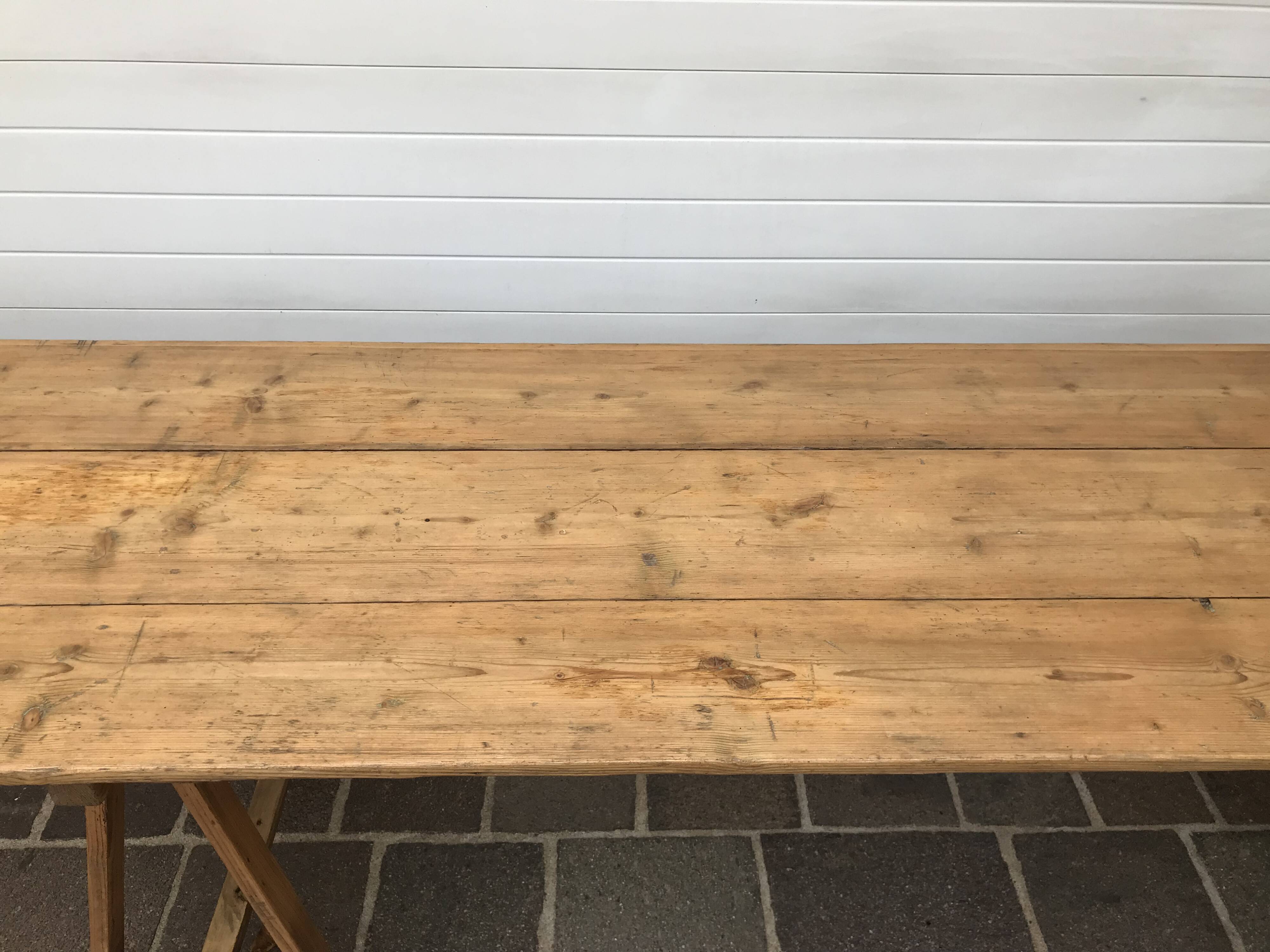 Winegrower's farm table