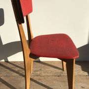 Ancienne chaise scandinave bois & vinyle rouge années 60 vintage