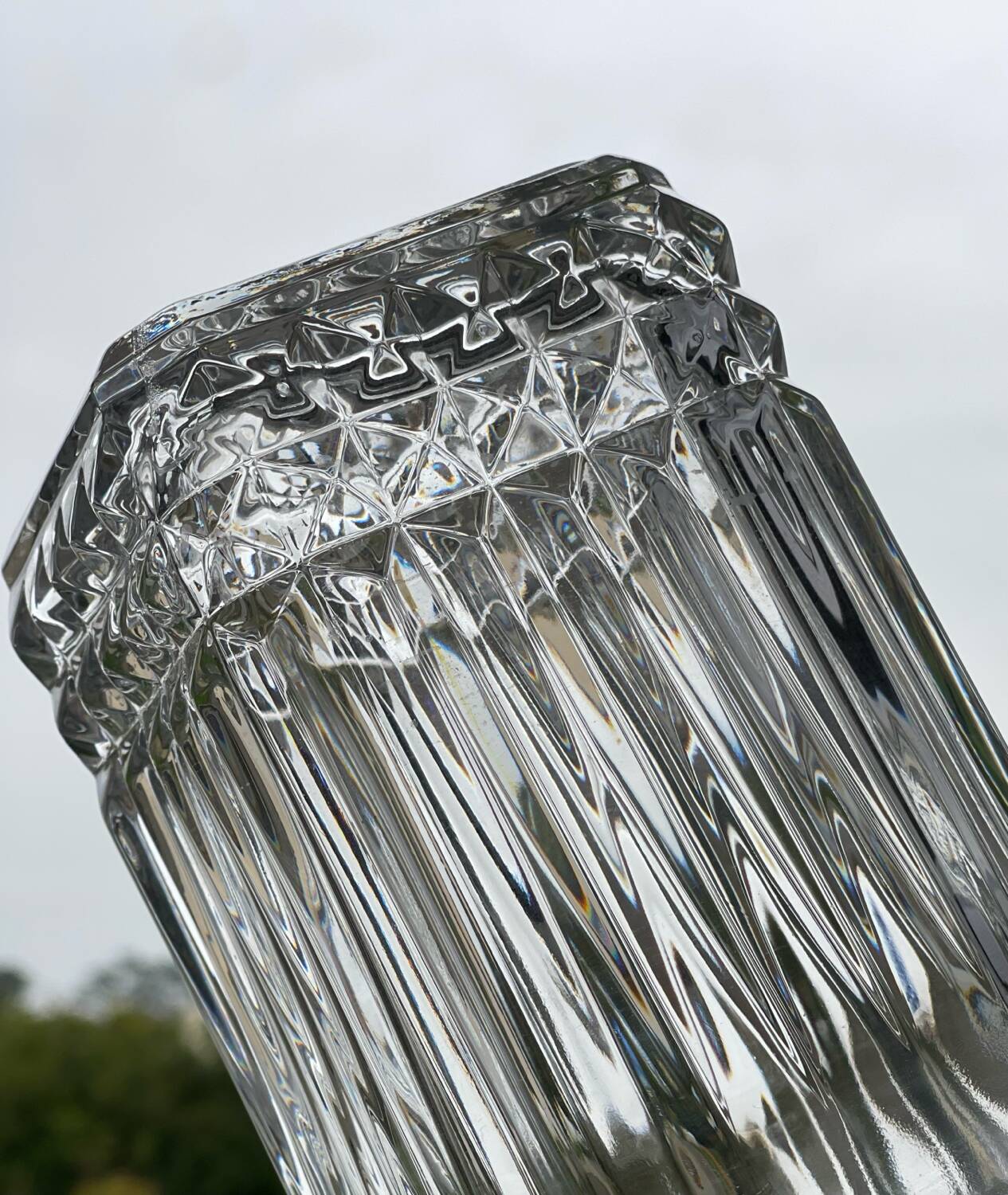 Cut crystal whisky decanter.