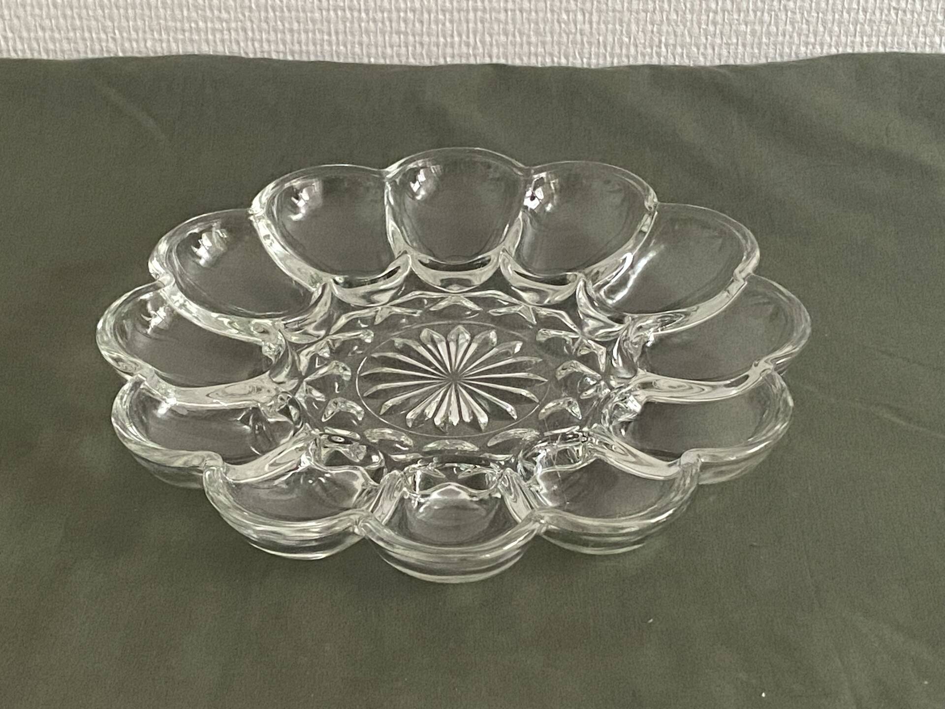 Plat à œufs en verre