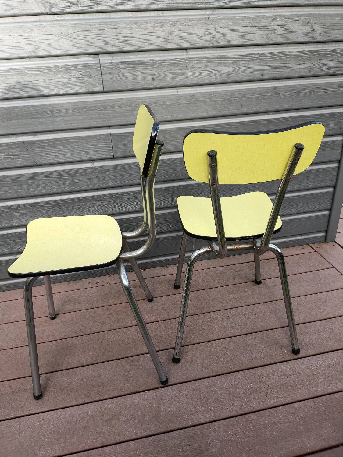 Paire de chaises en formica jaunes