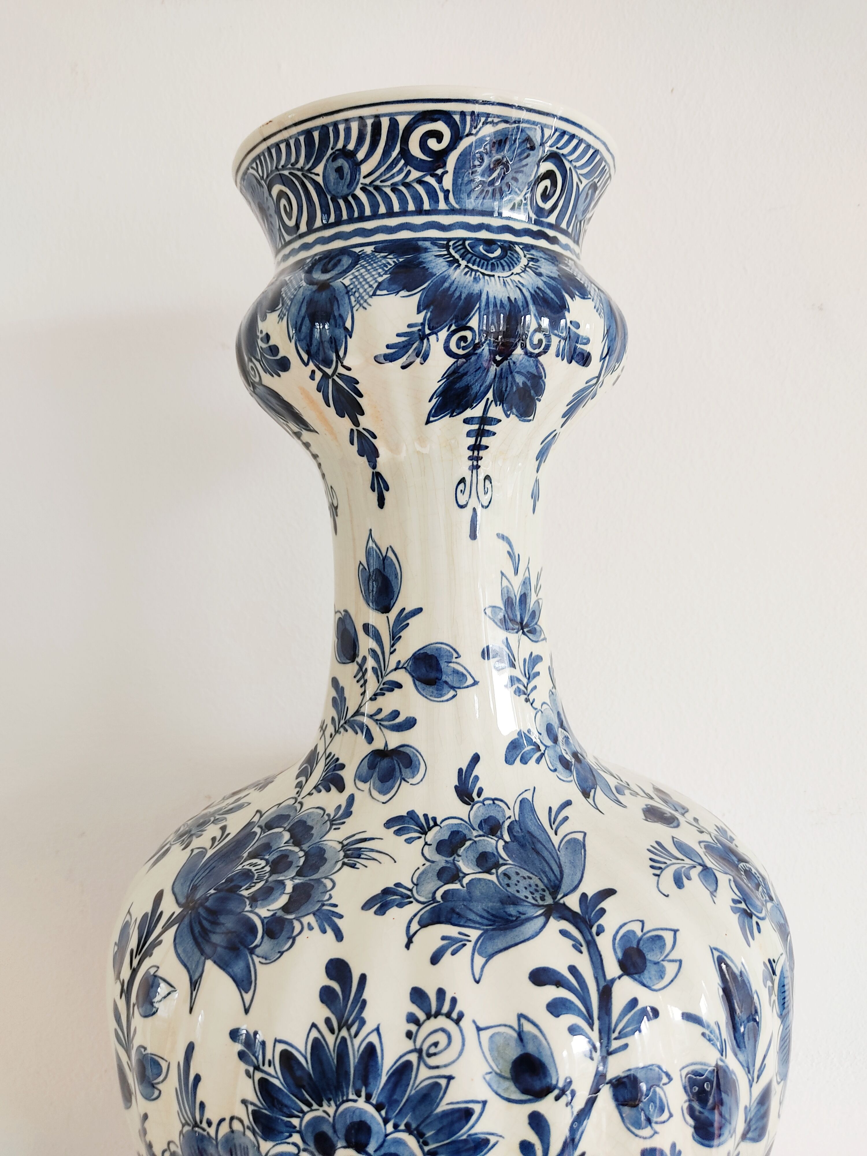 45 cm Delft vase