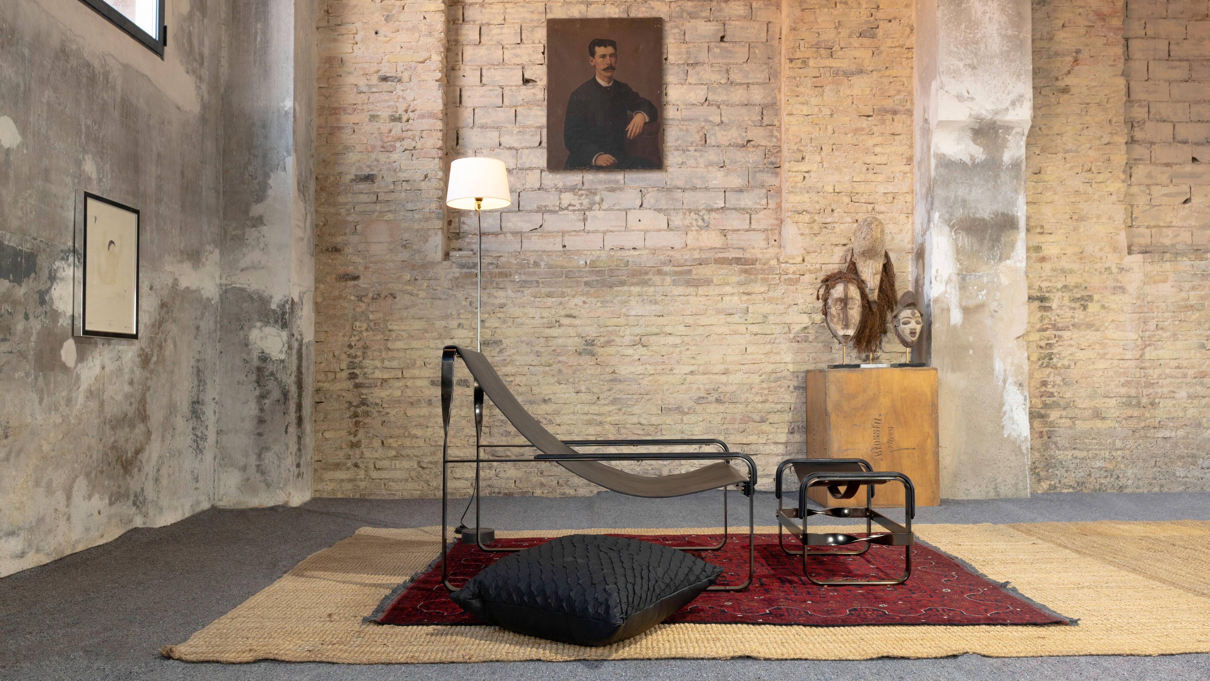 Contemporary Artisan Chaise Longue in aged silver steel and black leather