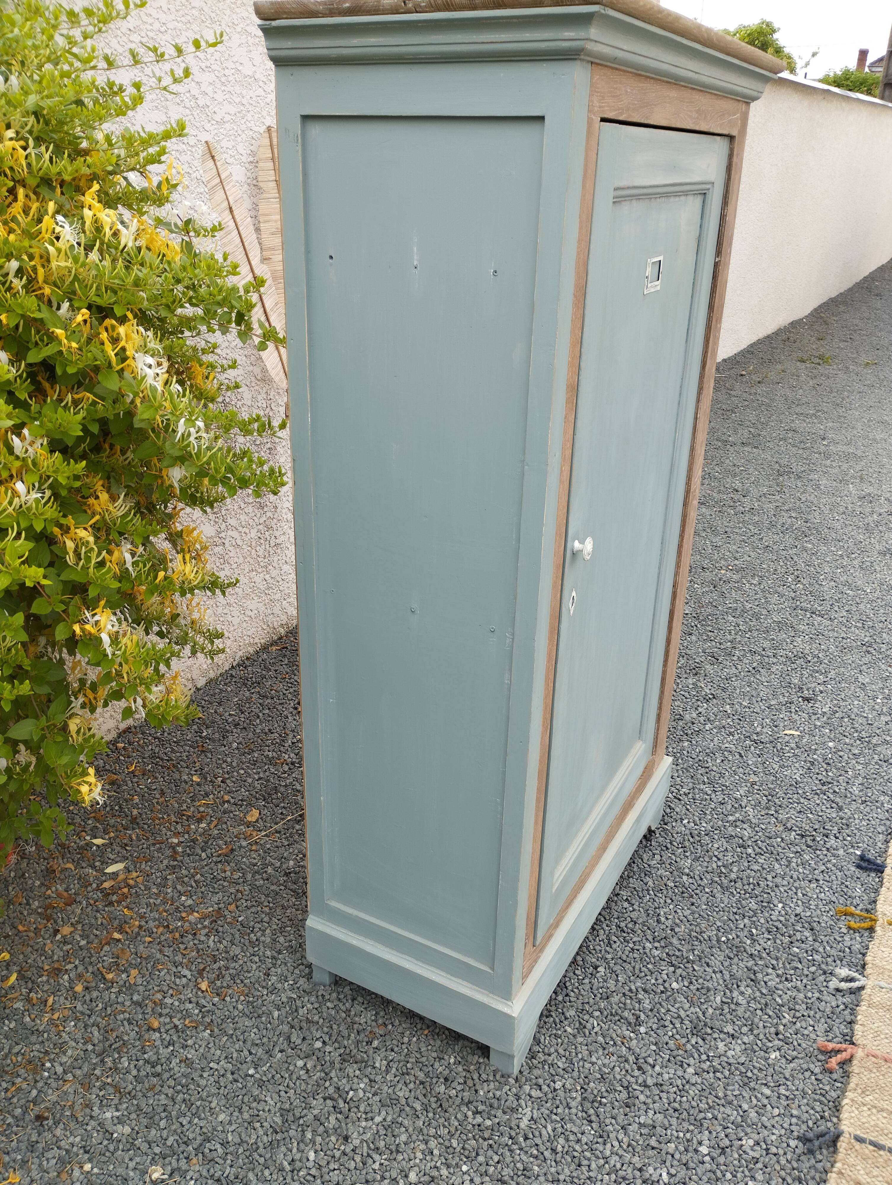 Parisian Wardrobe - Vintage Bonnetière