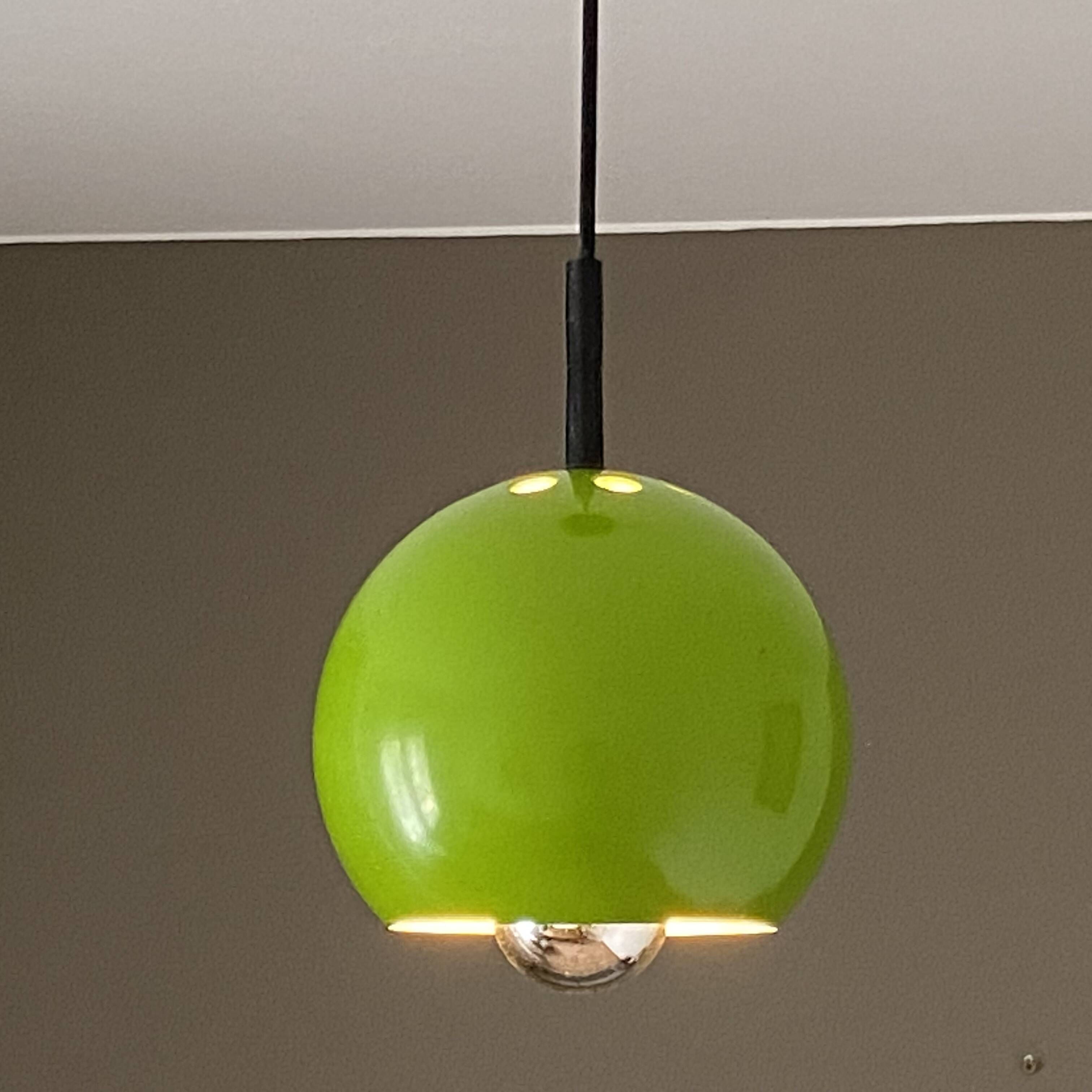 Paire de suspension eye ball par lita. 1970. vert.