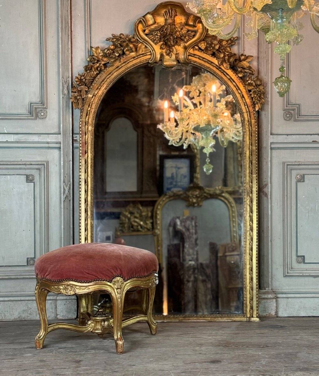 Mirror, Louis XVI Mantelpiece in Carved and Gilded Wood, 18th Century