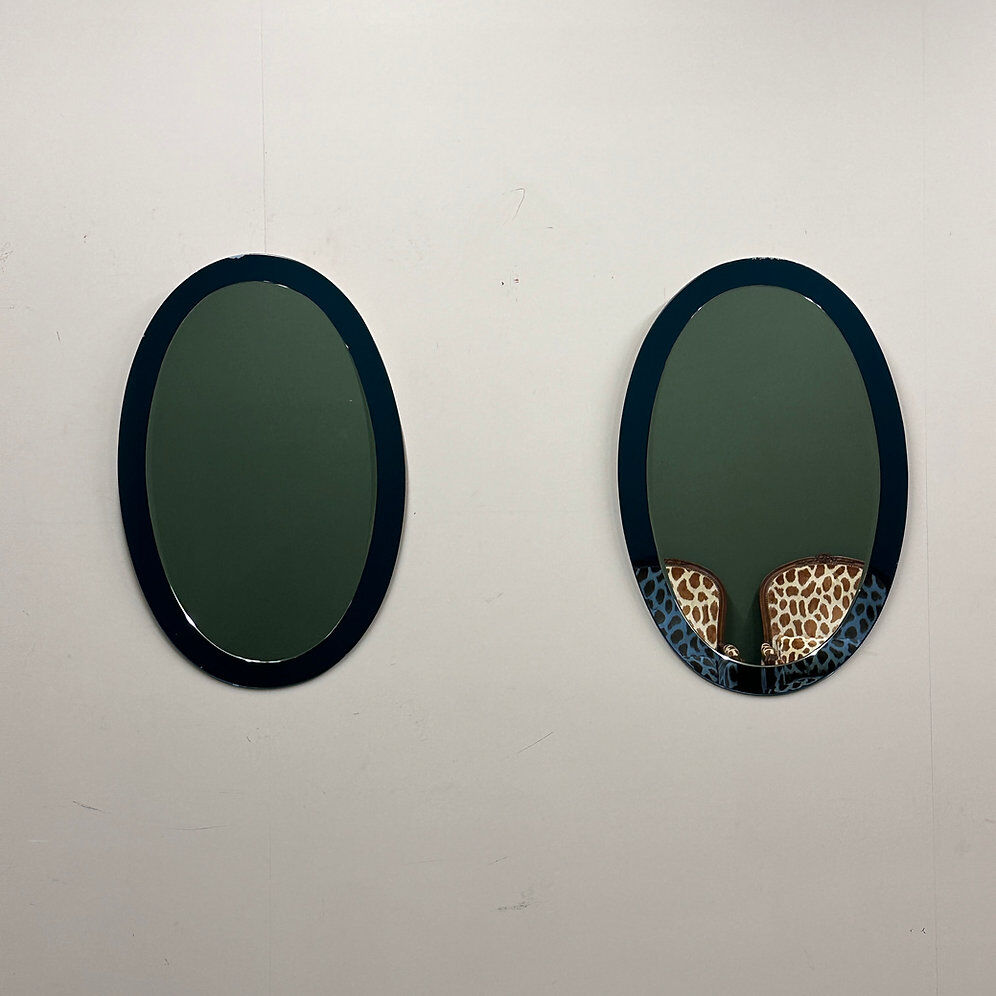 Rare paire de miroirs ovales bleus italiens, attribués à Cristal Arte, années 1970