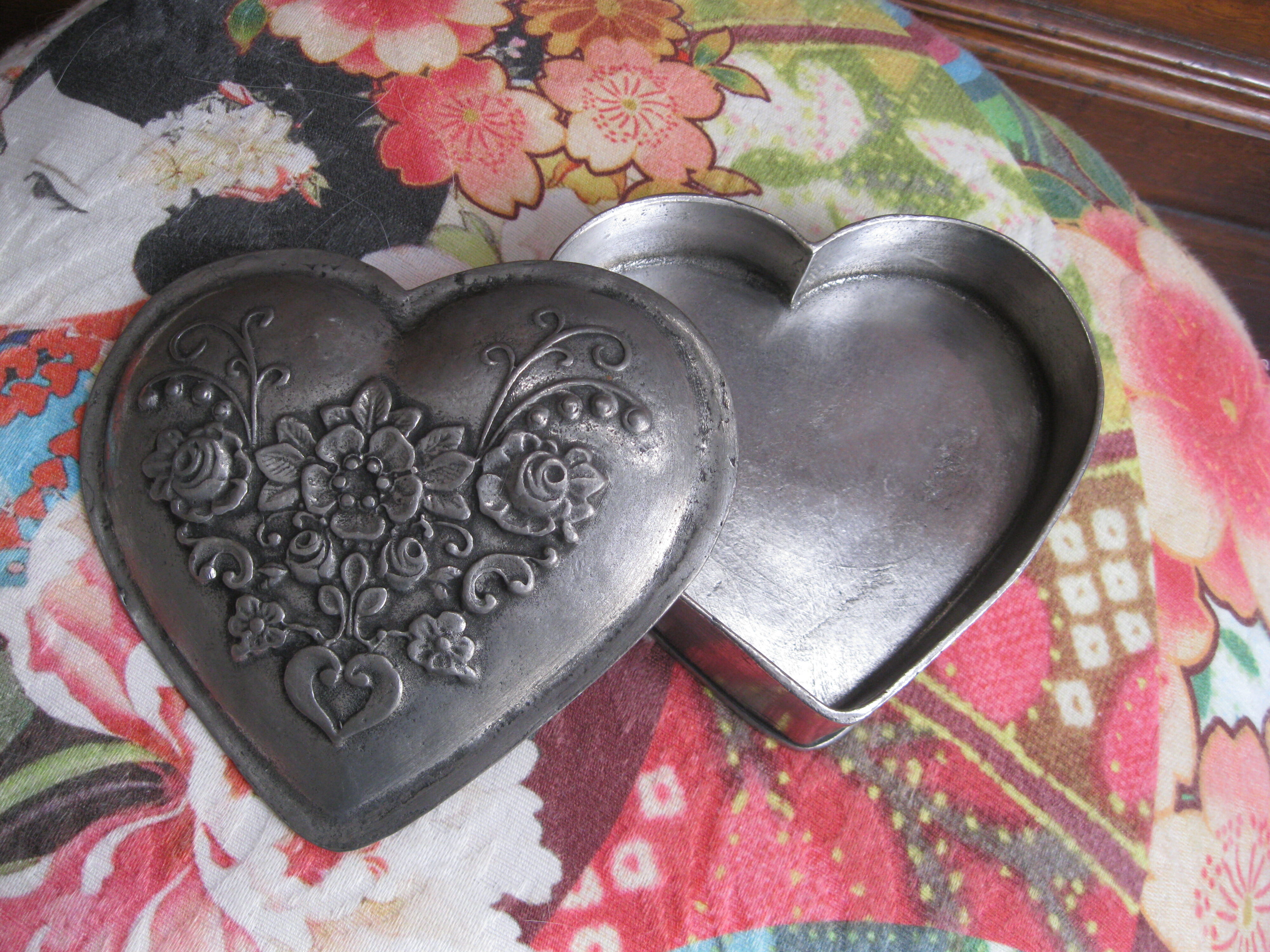 Candy box tin heart