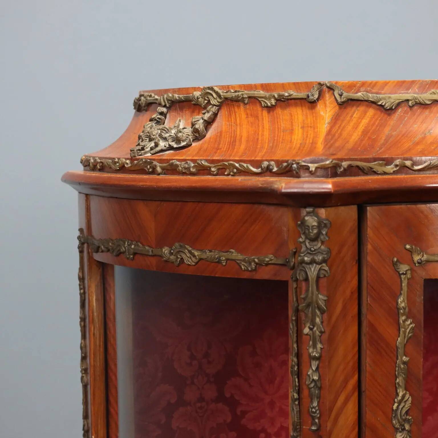 Antique rosewood display cabinet, baroque style, Italy, 20th century.