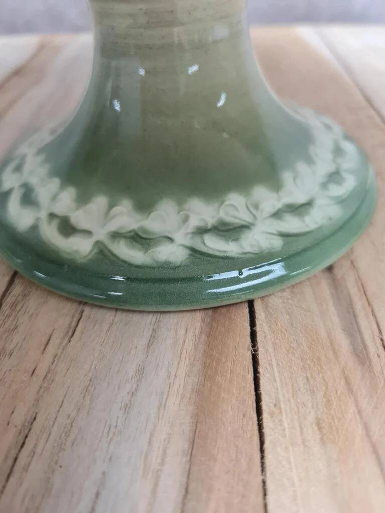 Compotier ancien sur pied Lunéville St Clément décor trèfles vert