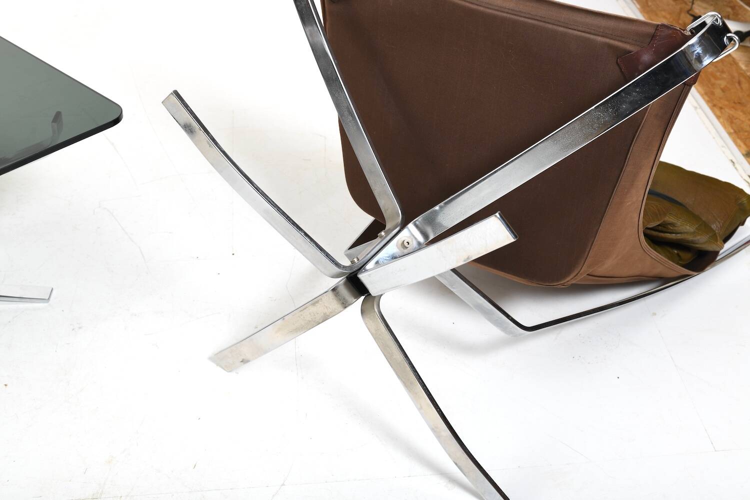 Chaises et table Chromed Falcon par Sigurd Ressell années 1970