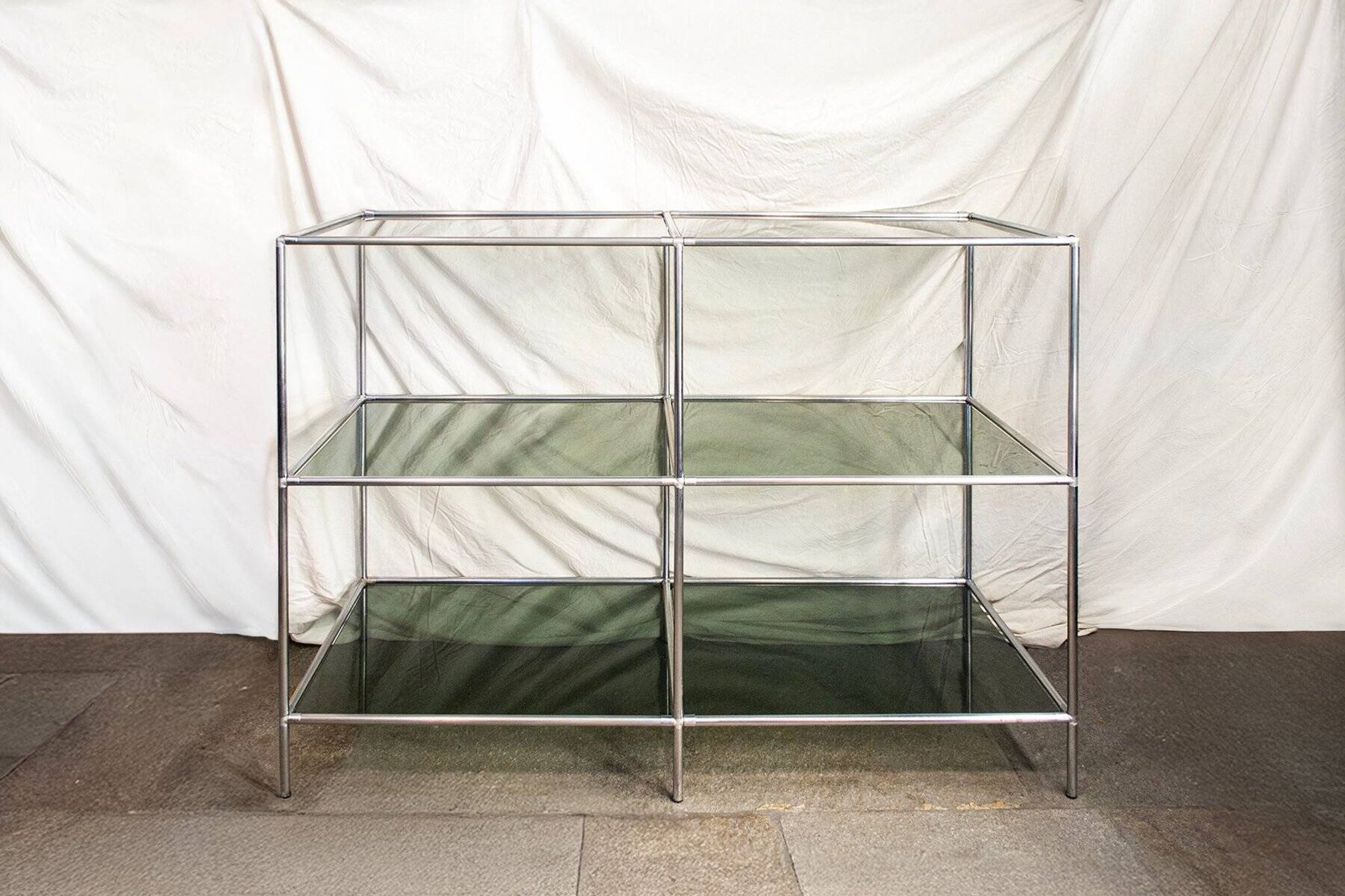 Vintage self-supporting library in steel and glass by Poul Cadovius for Royal System Denmark, 1960s.
