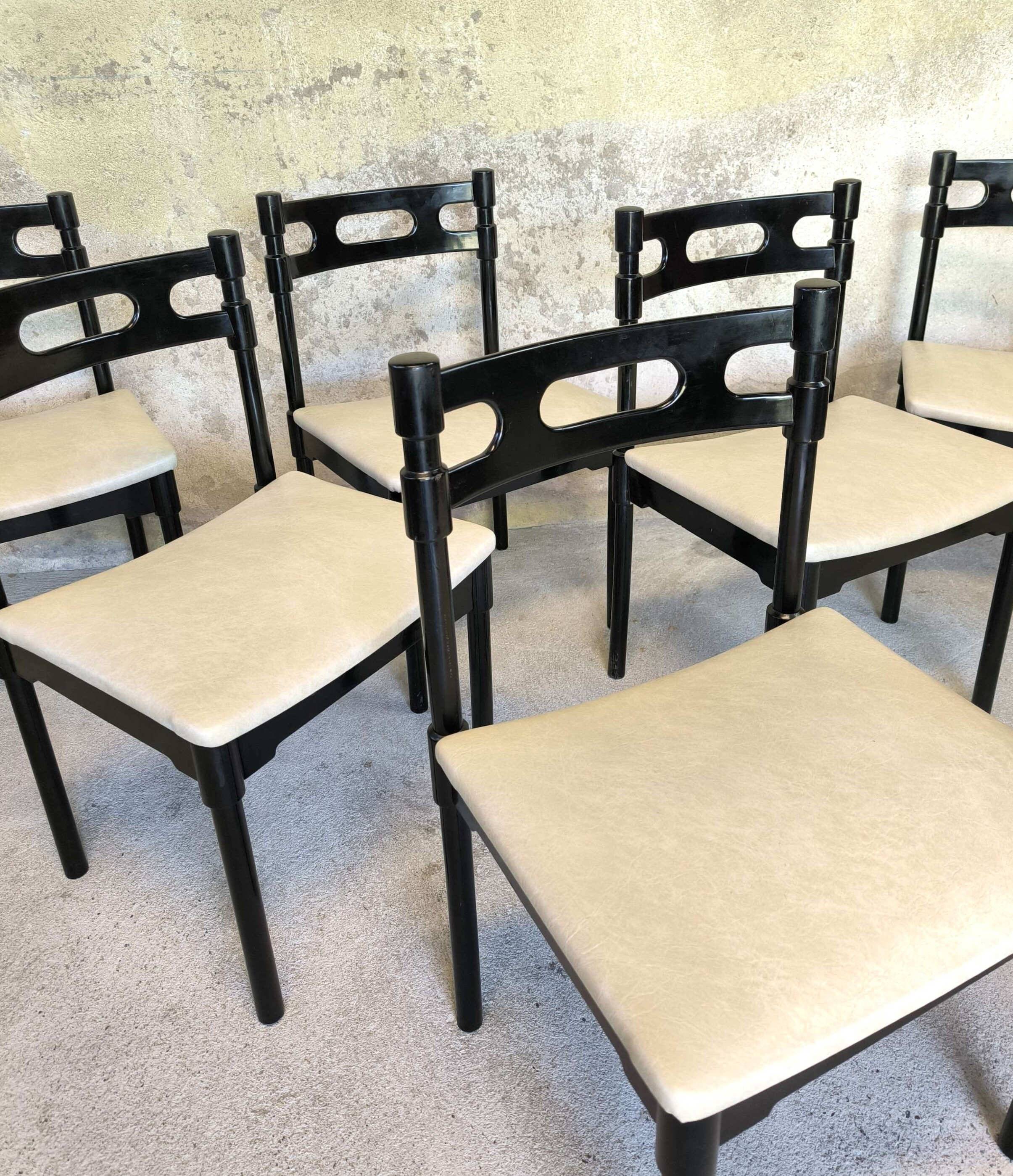 6 black lacquered wooden chairs