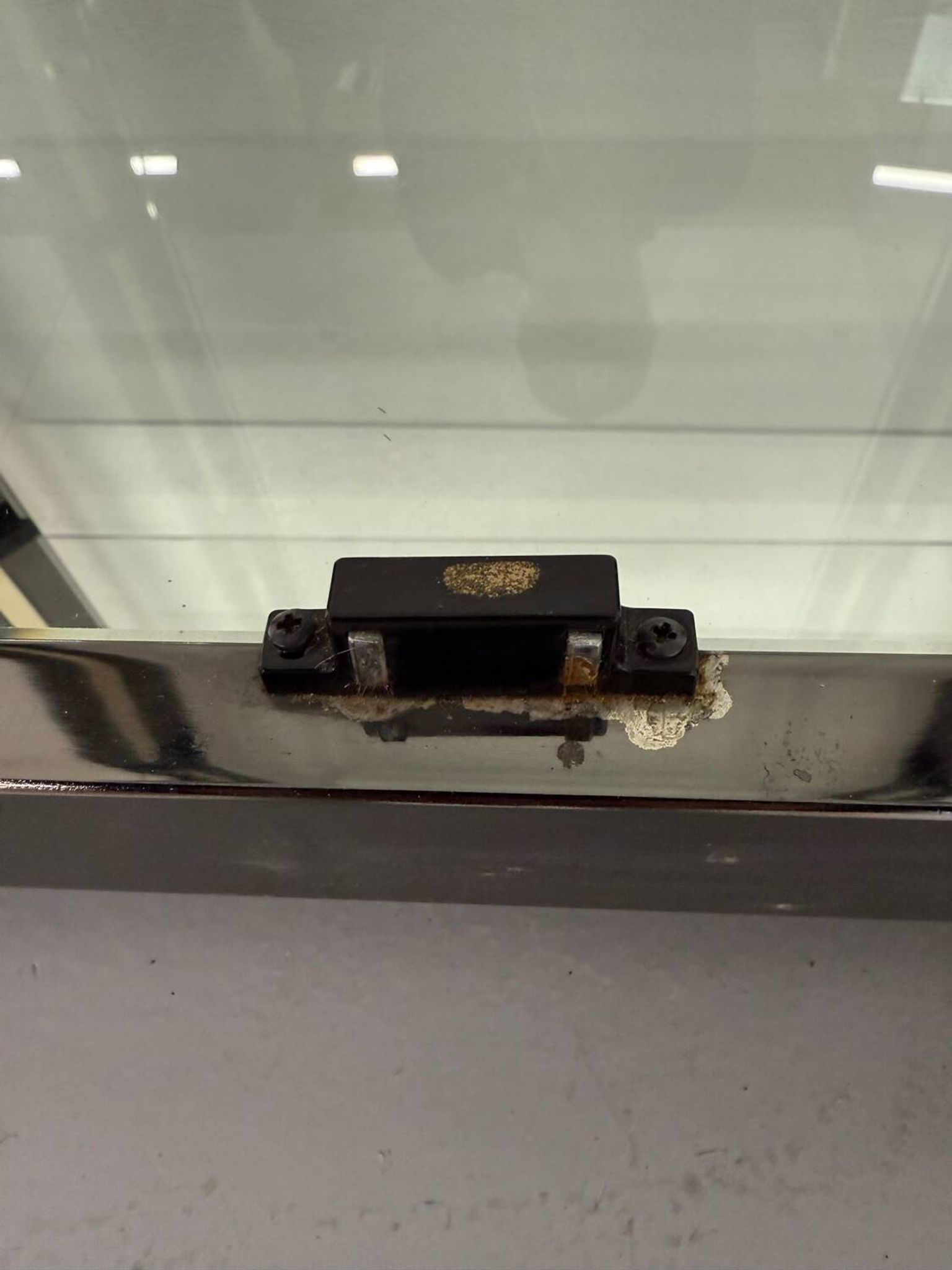 Antique display cabinet shelf in brass metal Italian design from the 70s