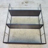 Shelf wall metal string