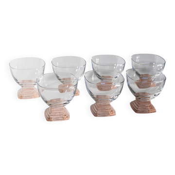Lot vintage de 7 verres à vin des années 1980 en verre transparent avec pied rose à étages, par Bormioli (Italie)