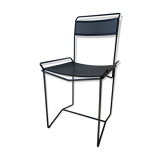 Chaise en acier perforé noir