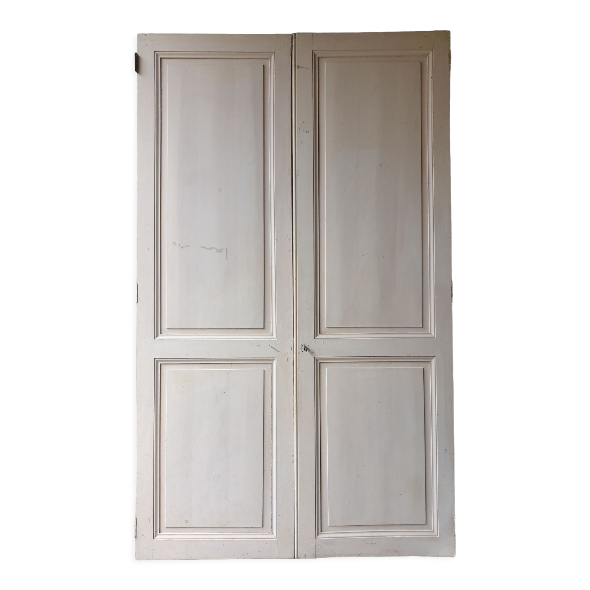 Double antique wooden doors