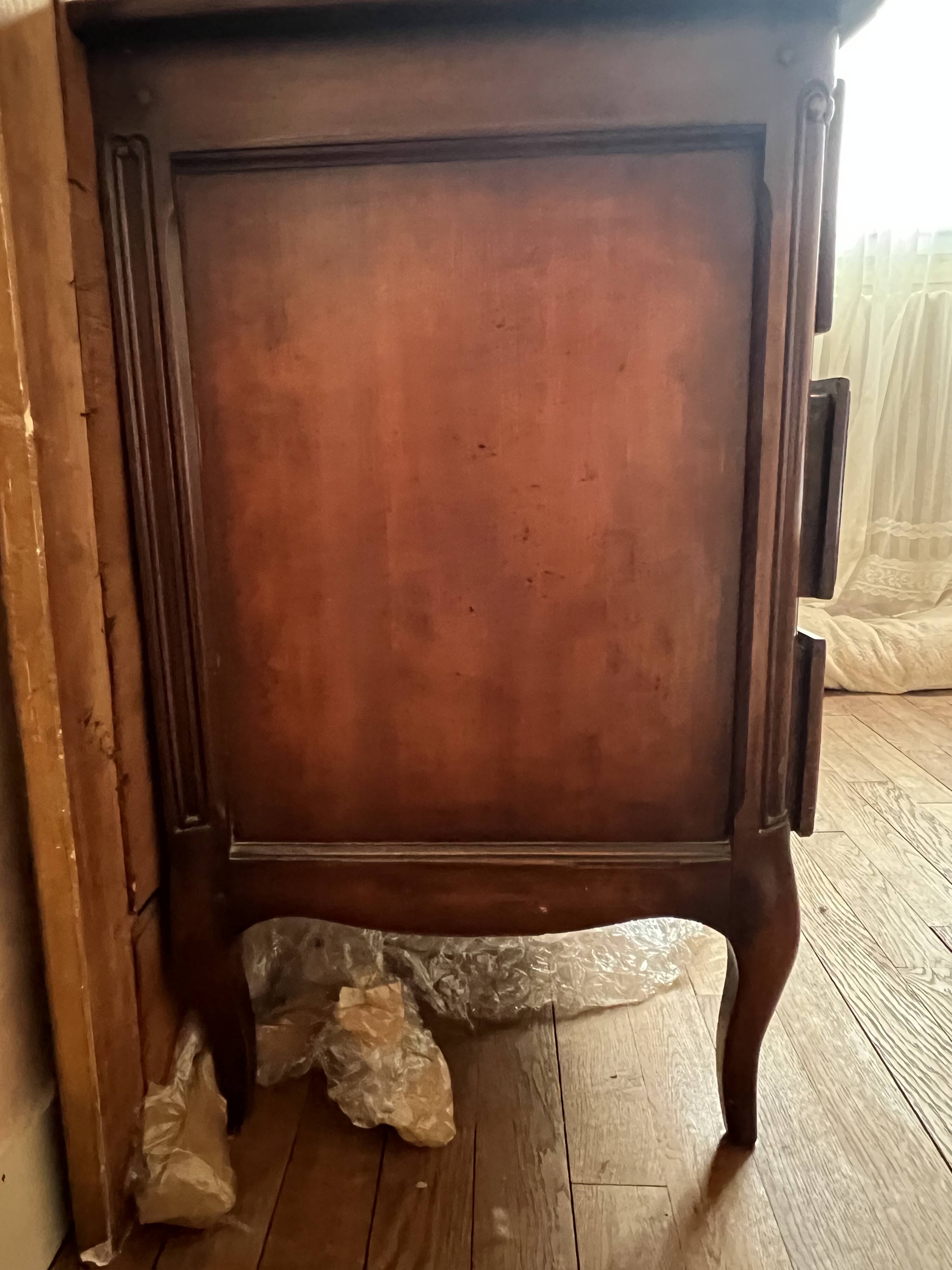 Louis XVI crossbow chest of drawers