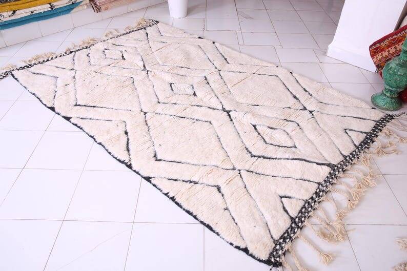 Traditional handmade wool Berber rug size 150 x 250 cm