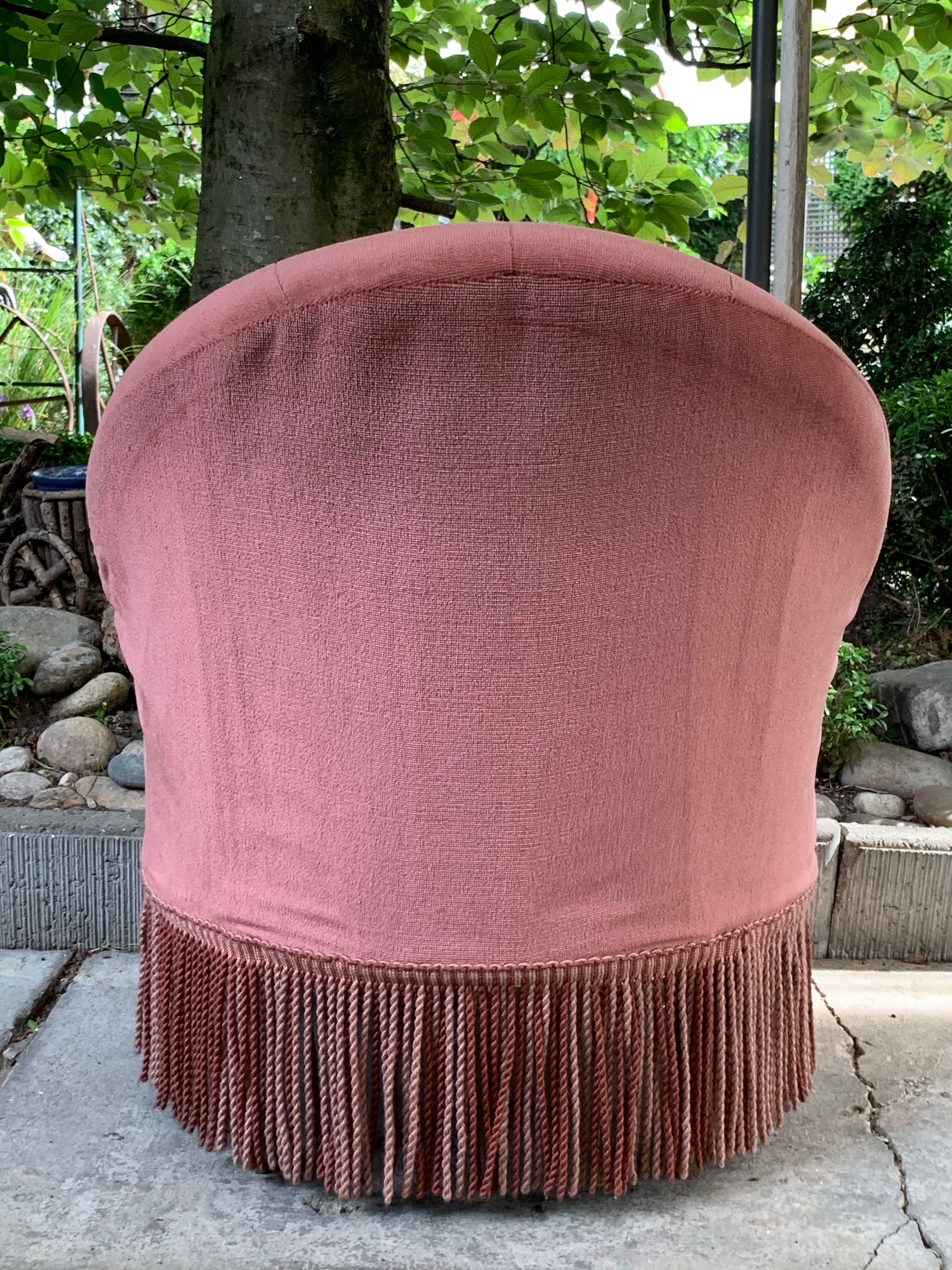 Pink velvet padded toad chair