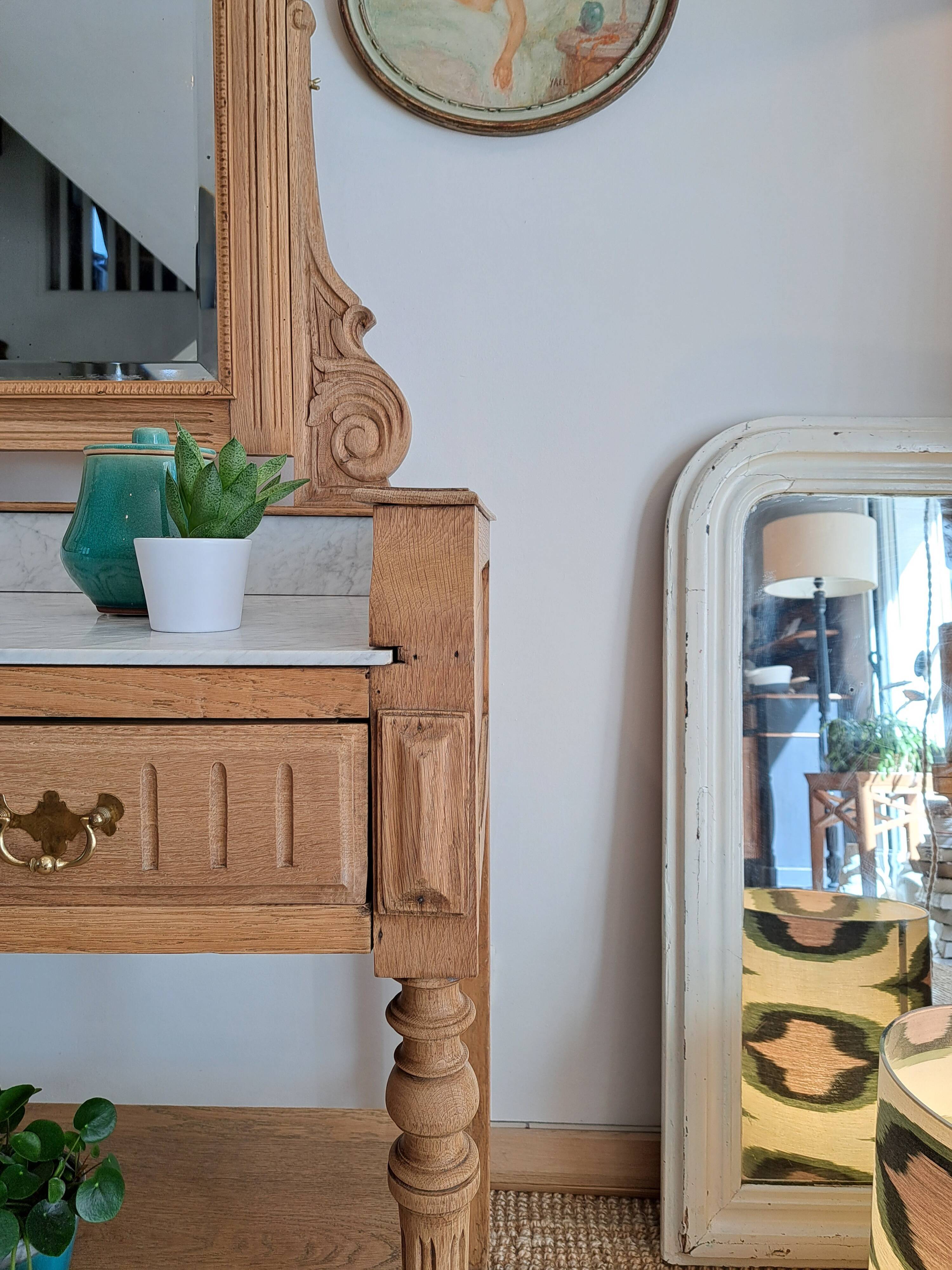 Bathroom cabinet with marble top in Henri II style