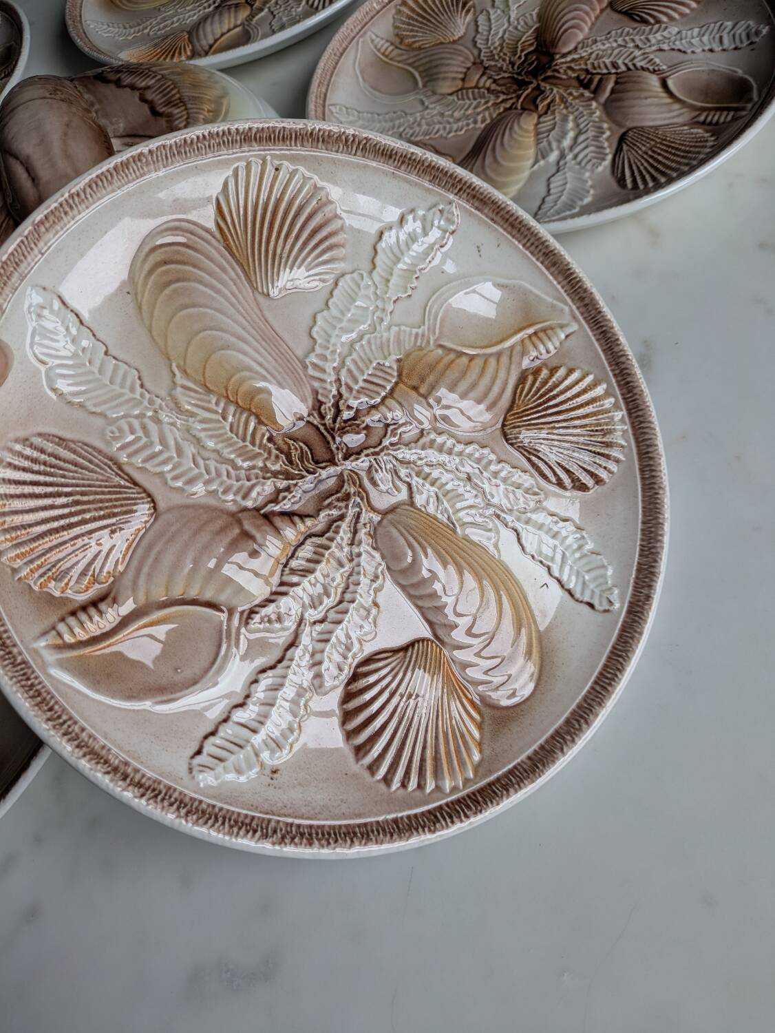 Shell service in slipware