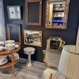 Mirror with parecloses