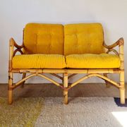 Banquette en rotin années 60 - velours jaune