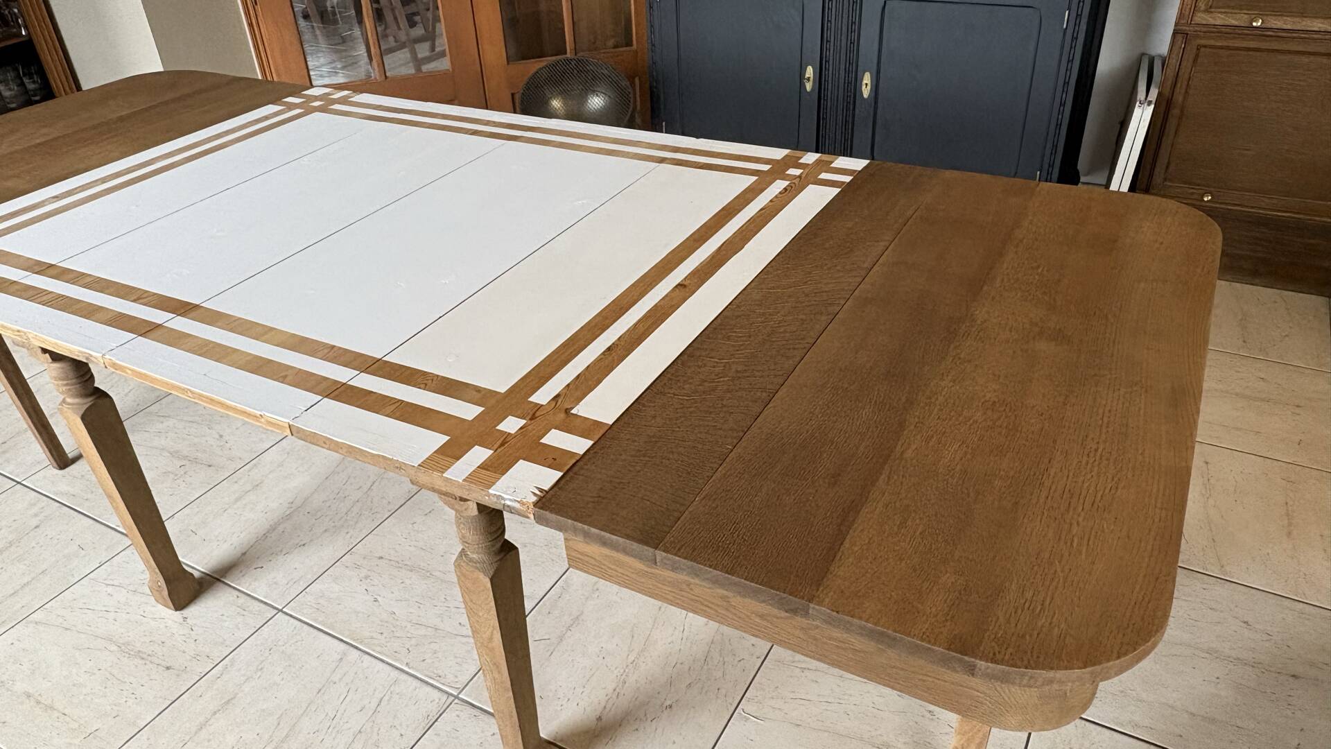 Oak table with extensions