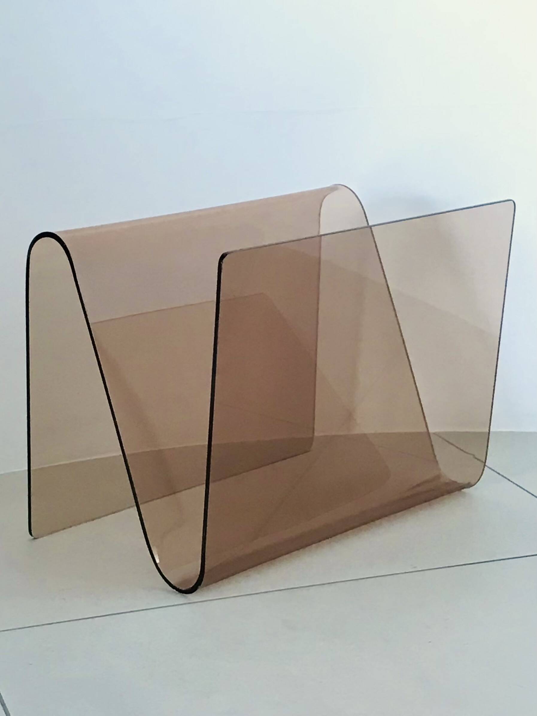 S-shaped magazine rack in altuglas by Michel Dumas, France, 1970s