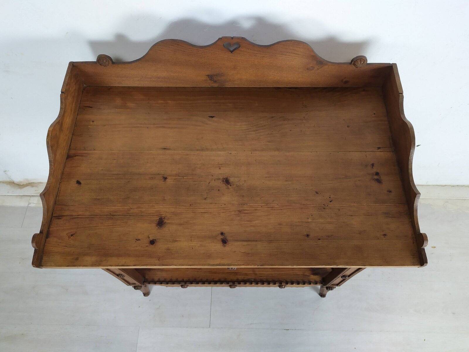 Rustic hairdresser popular art