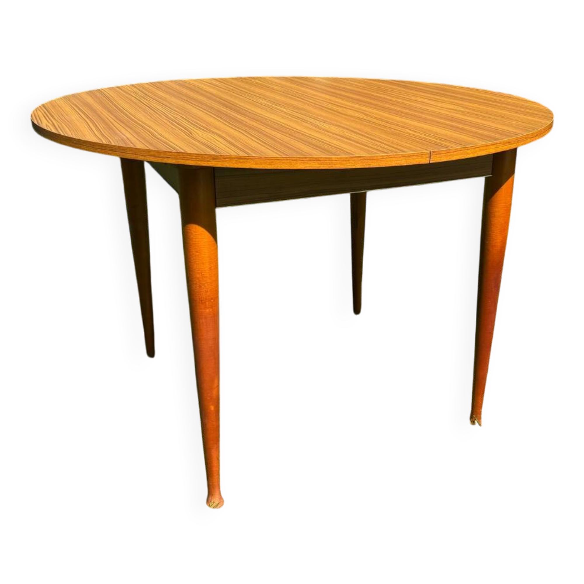 Vintage extendable round table