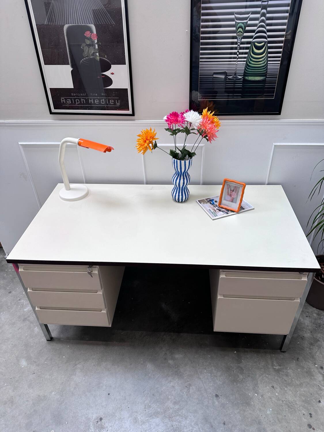 Bureau blanc années 70