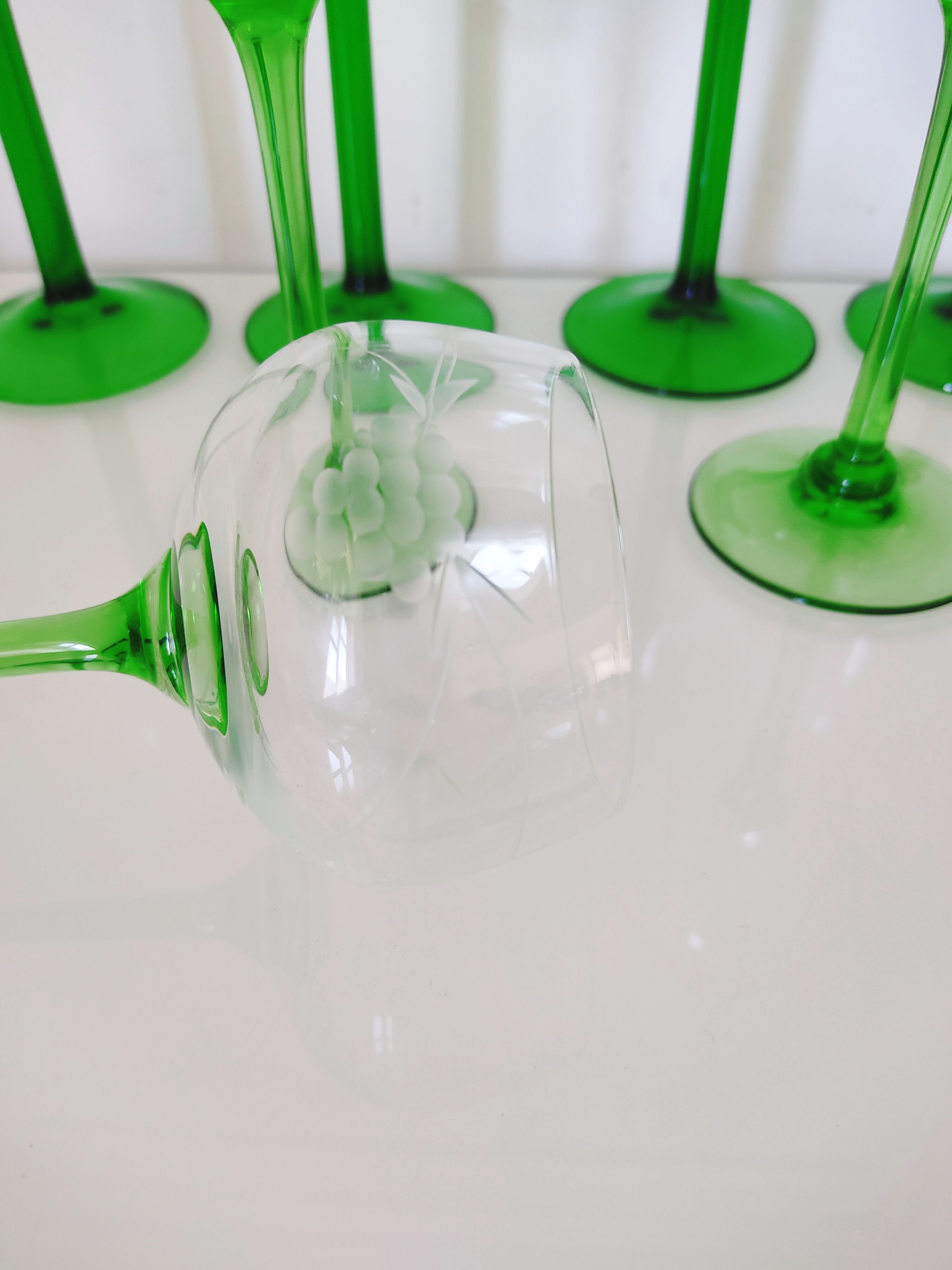 Set of 8 Glasses of La Rochère Crystal Wine and Glass