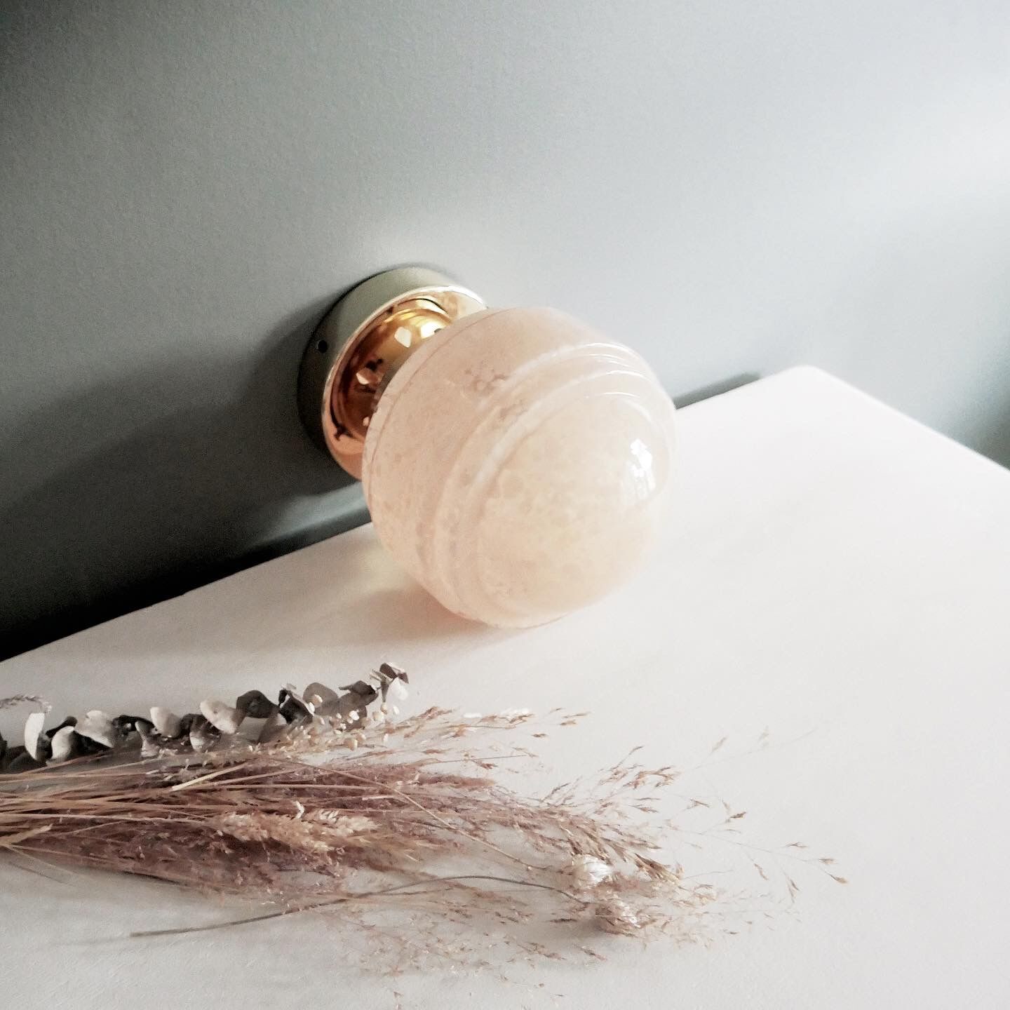 Wall lamp art deco pink