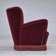 Fauteuil danois des années 1960, état d'origine, velours d'ameublement rouge cerise.