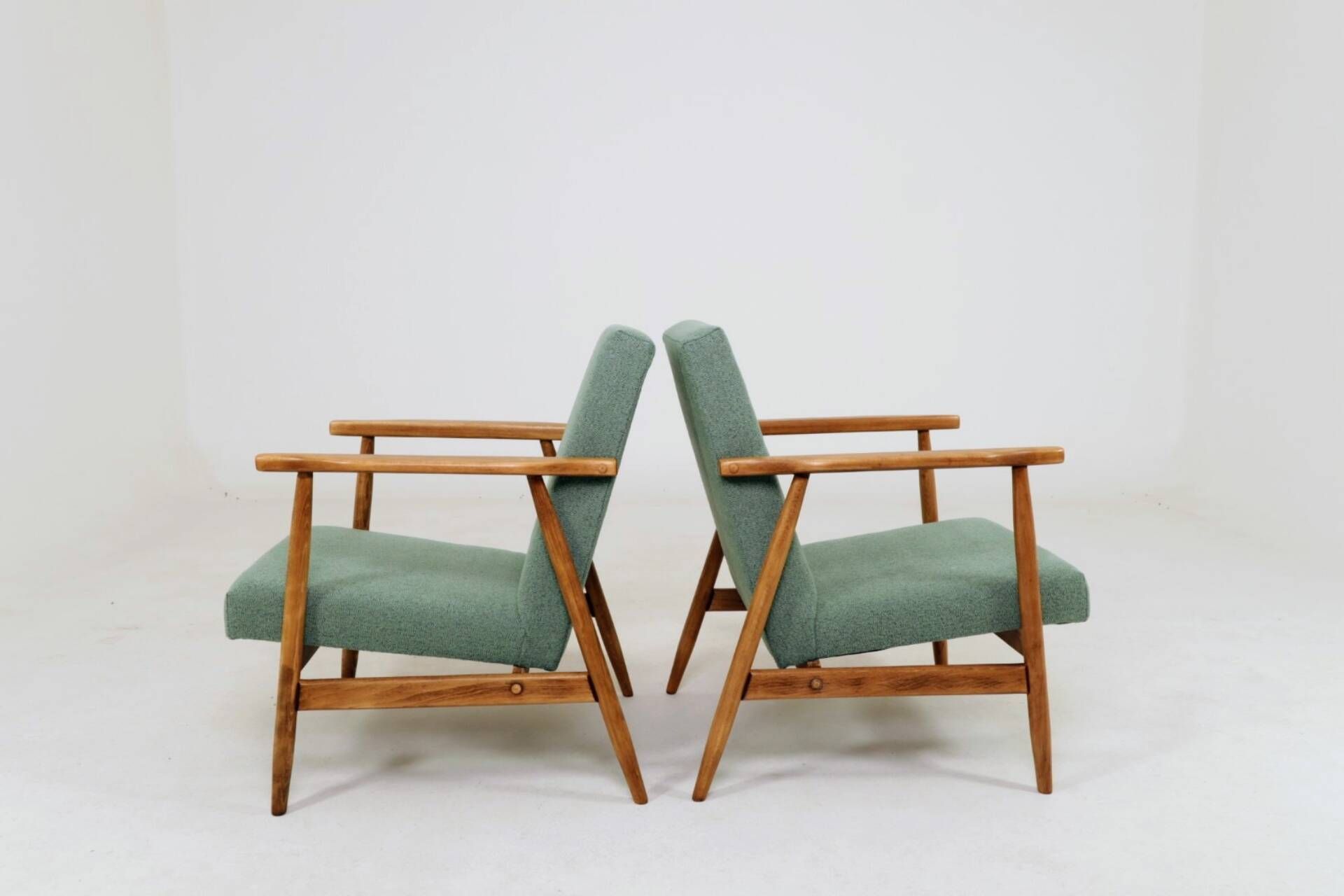 Pair of vintage long chairs mint green bouclé 1970