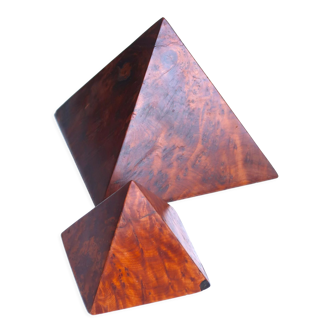 Two wooden pyramids with elm magnifying glass, 70s