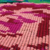 Tapis roumain tissé à la main vert et fuchsia en laine design bohème
