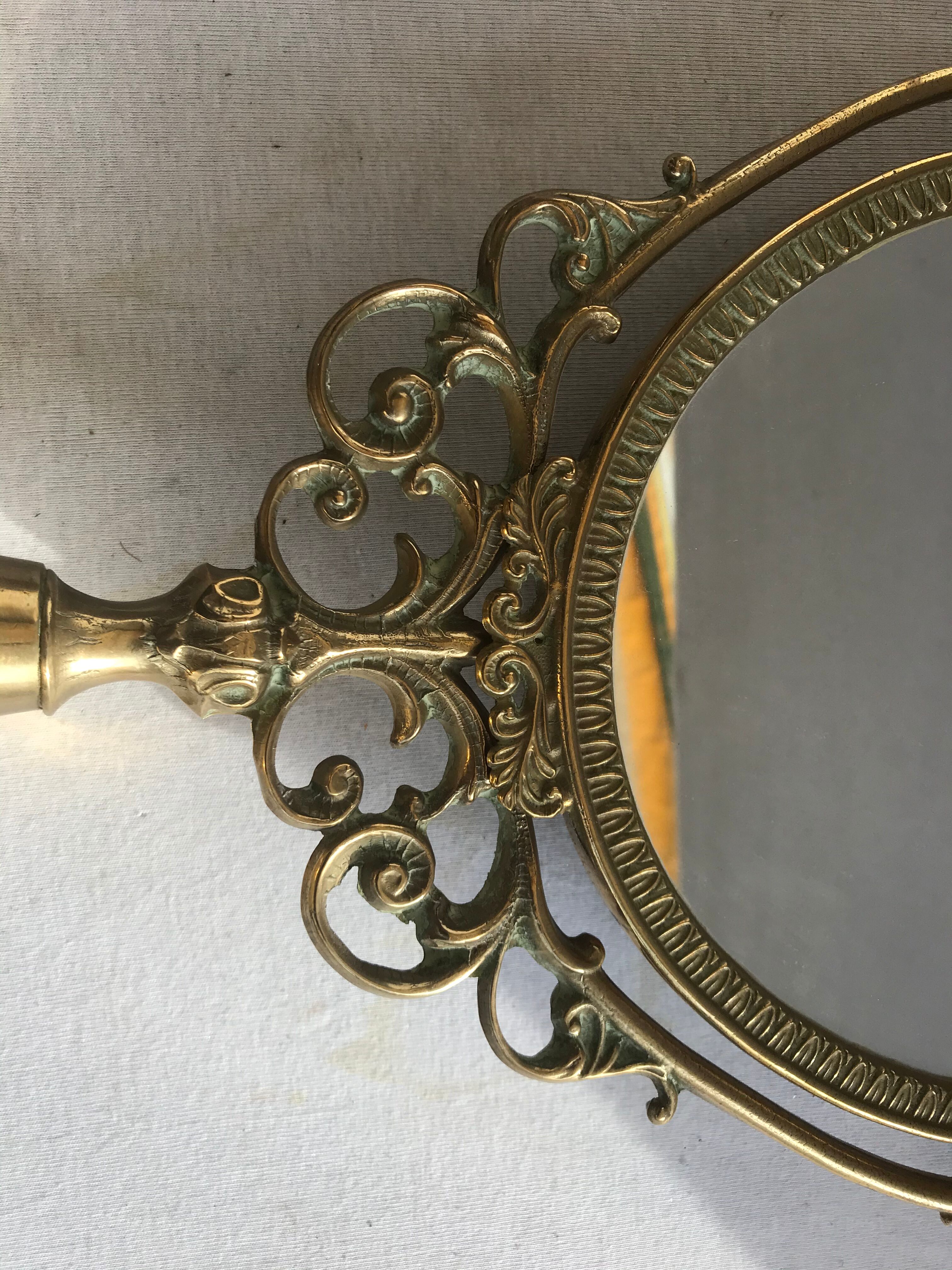 Medallion mirror in brass - vintage decoration glass