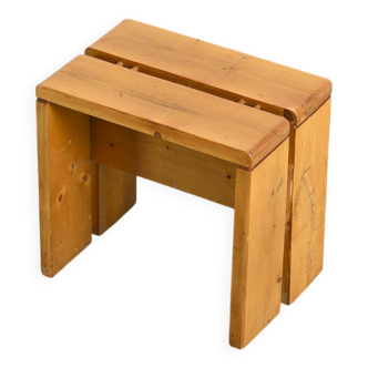 Solid pine stool Les Arcs