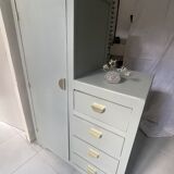 Asymmetrical cabinet