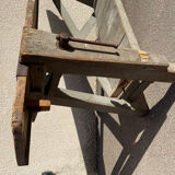 Luthier 19's grey workbench