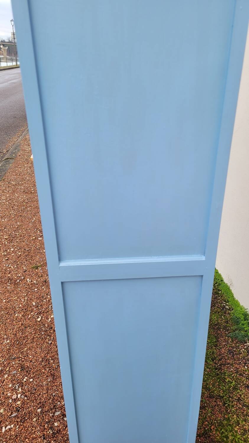 Armoire vitrine parisienne en bois peinte, 1950